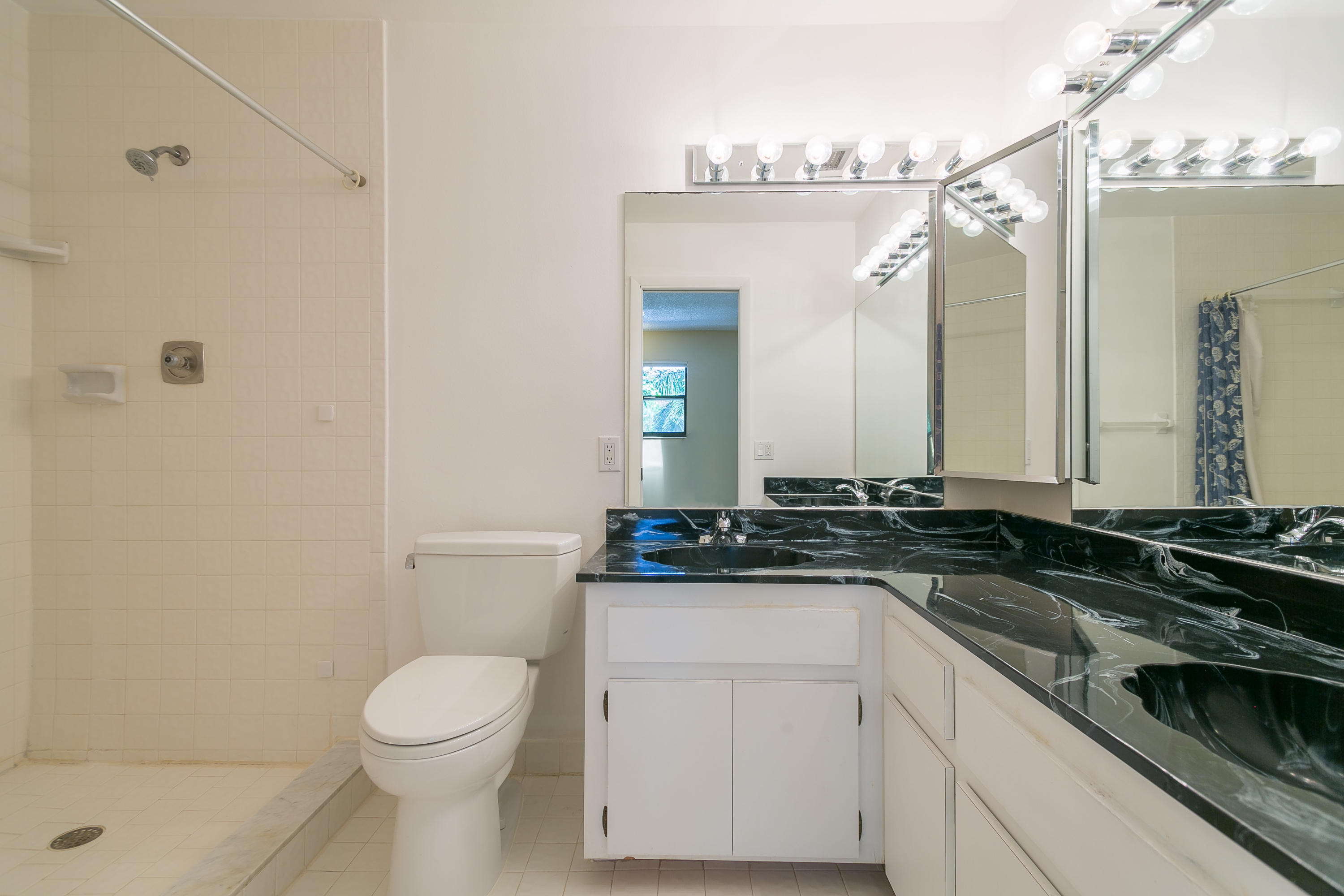 6850 Northwest 2nd Avenue, Unit 290 Boca Raton, FL 33487 - Photo 9 of 17 Master Bath