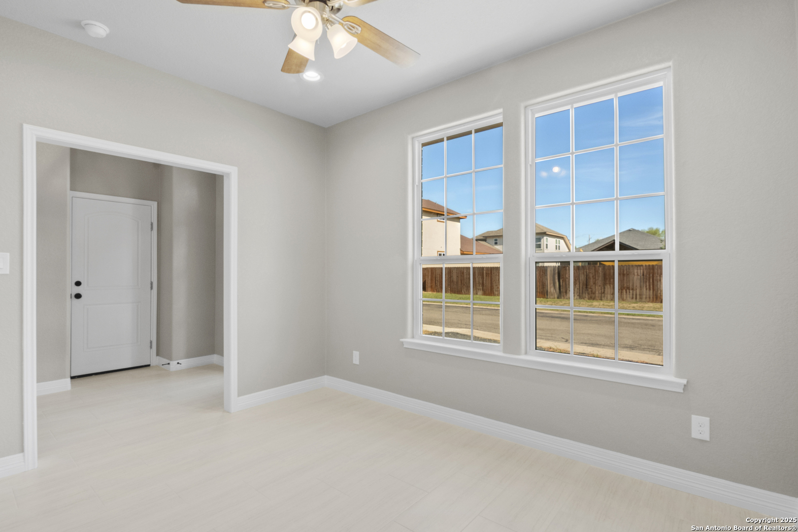 109 Sutton Place Uvalde, TX 78801 - Photo 15 of 29