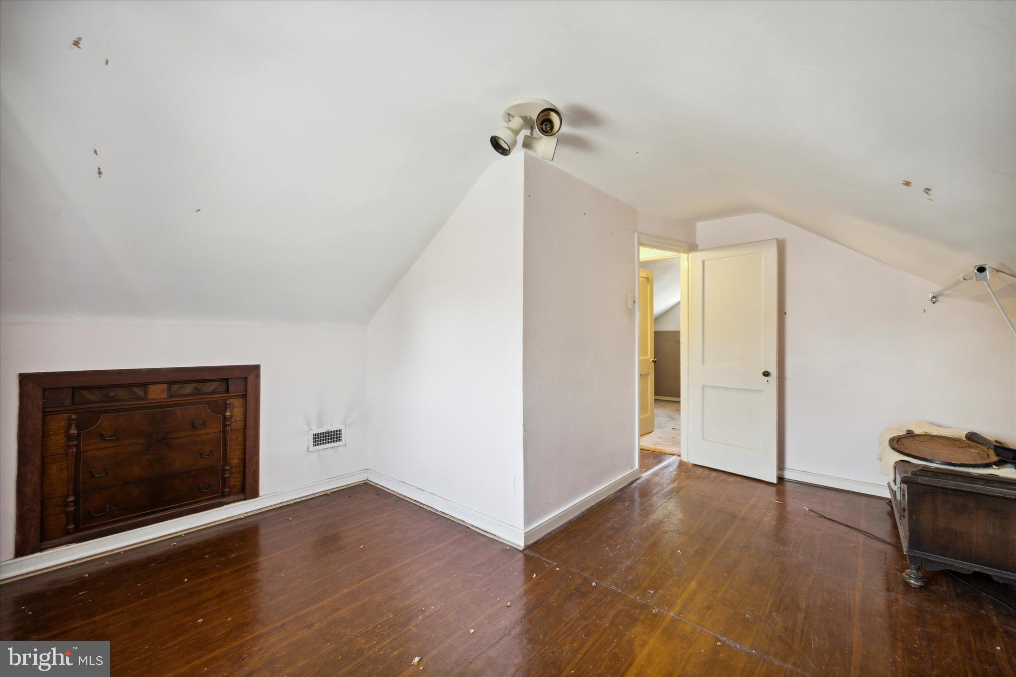 384 Coldstream Road Phoenixville, PA 19460 - Photo 25 of 32 Gallery Image 25