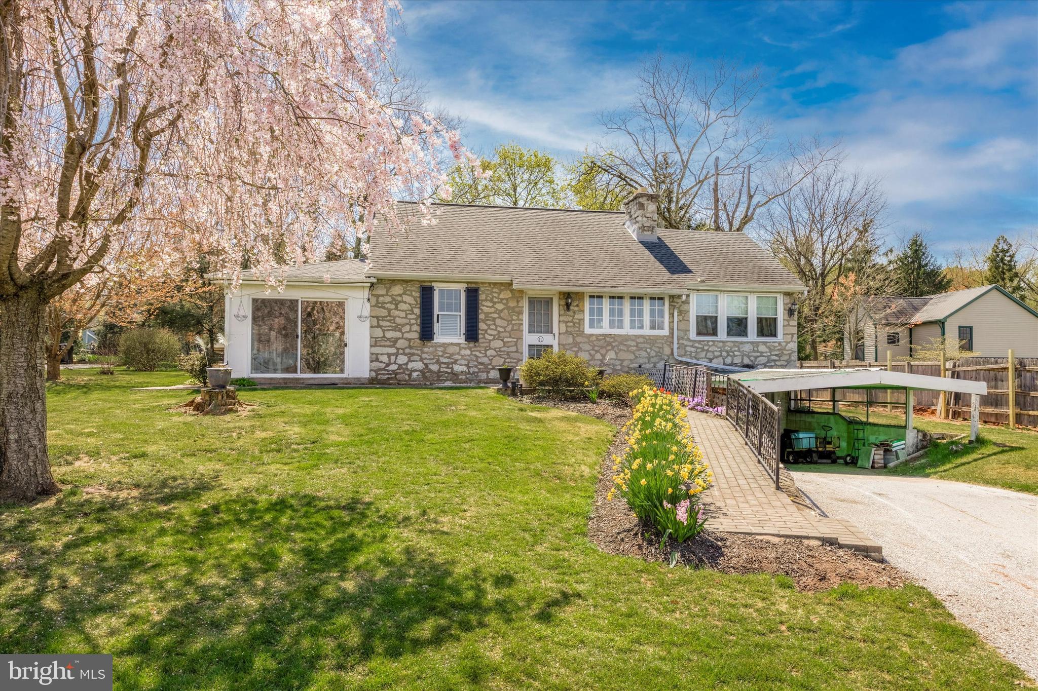 384 Coldstream Road Phoenixville, PA 19460 - Photo 6 of 32 Gallery Image 6
