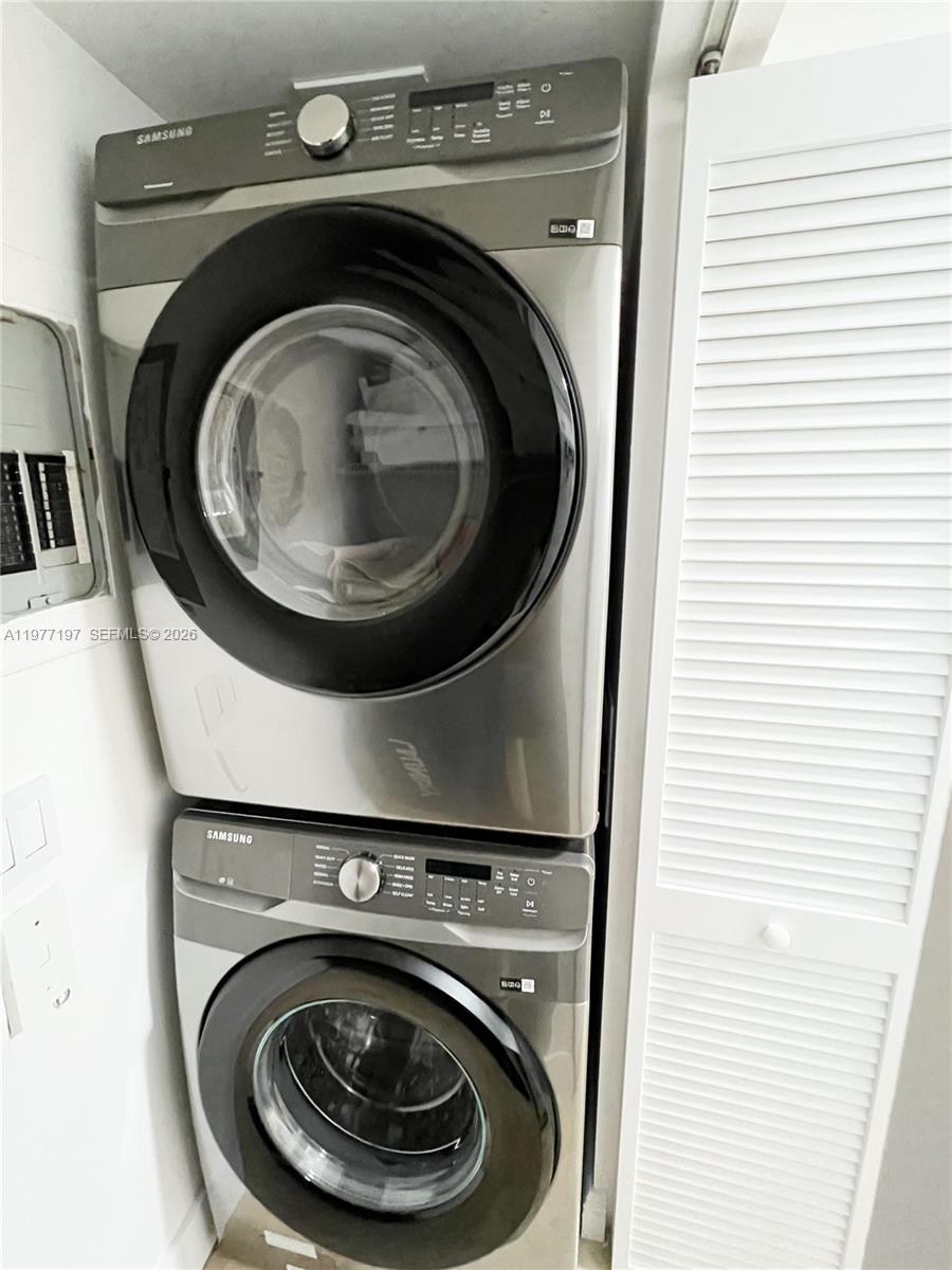 90 Alton Road, Unit 3007 Miami Beach, FL 33139 - Photo 13 of 31