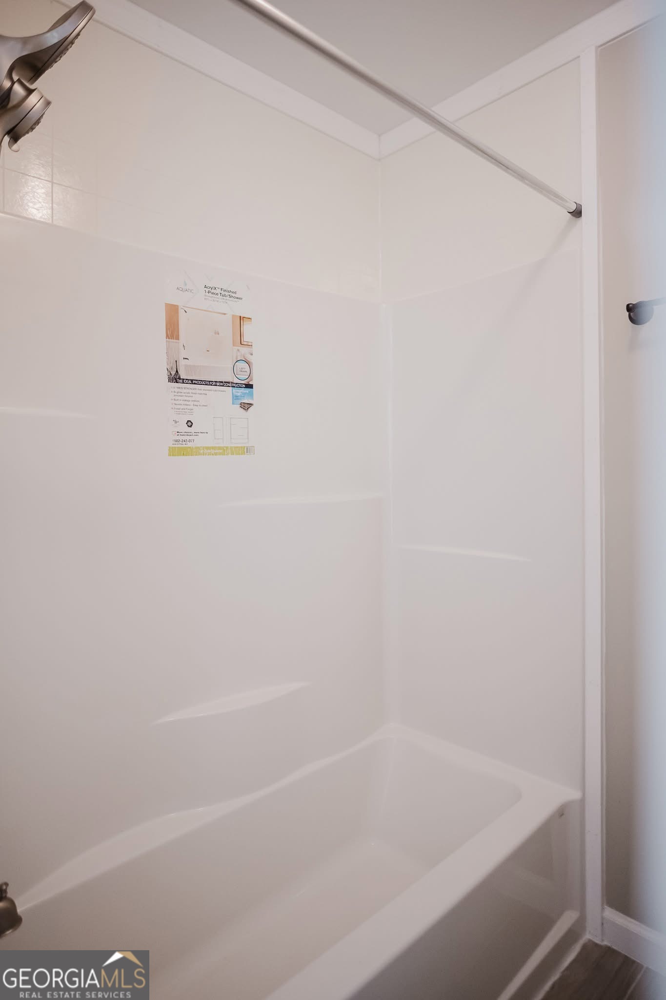 348 School Road Hampton, GA 30228 - Photo 19 of 46 a close up of a bathtub