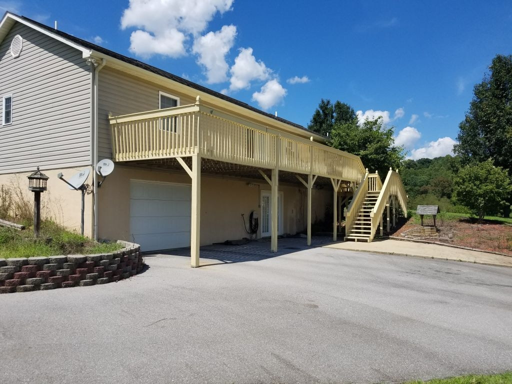 424 Beidleman Road Bristol, TN 37620 - Photo 10 of 13 Plenty of Parking