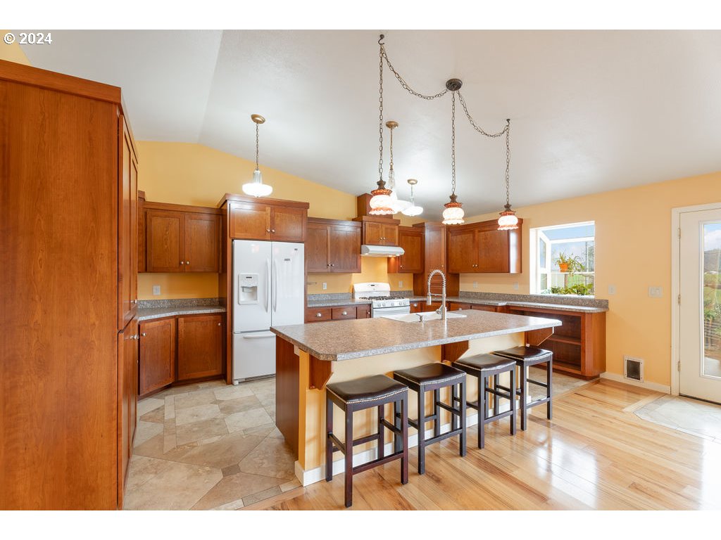 2253 Dairy Loop Road Roseburg, OR 97471 - Photo 11 of 47 Gallery Image 11