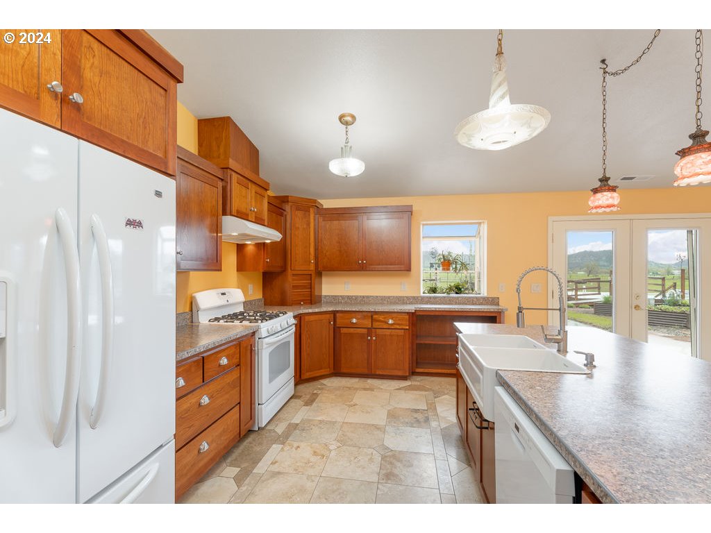 2253 Dairy Loop Road Roseburg, OR 97471 - Photo 12 of 47 Gallery Image 12