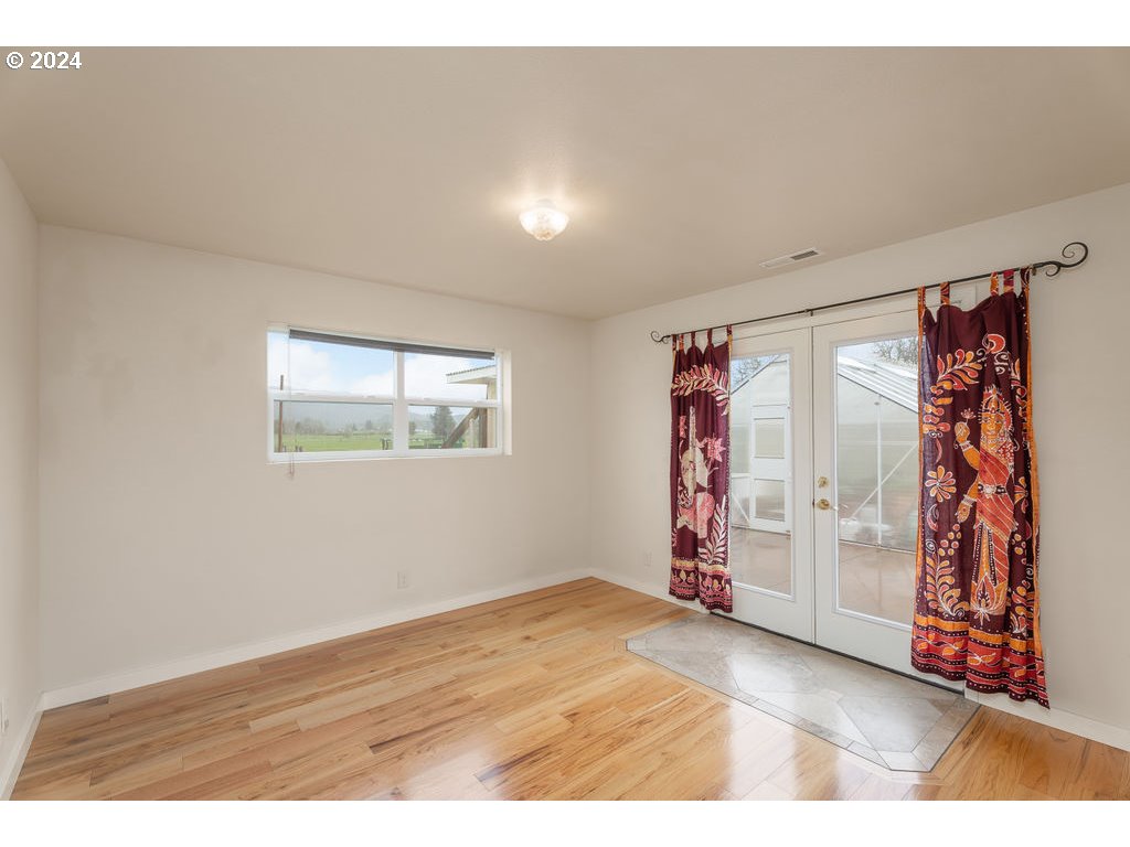 2253 Dairy Loop Road Roseburg, OR 97471 - Photo 14 of 47 Bedroom