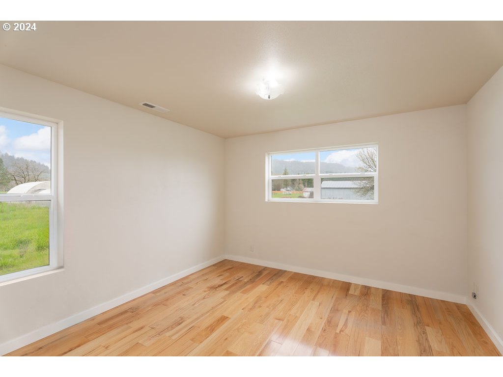 2253 Dairy Loop Road Roseburg, OR 97471 - Photo 17 of 47 Gallery Image 17