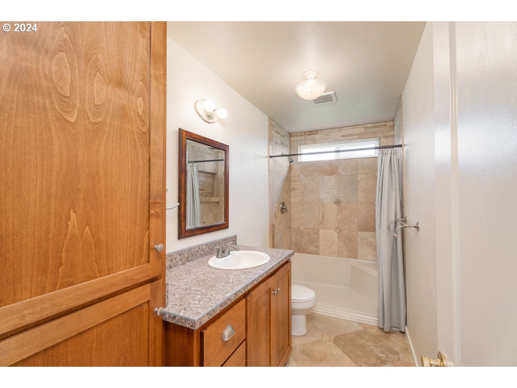 2253 Dairy Loop Road Roseburg, OR 97471 - Photo 18 of 47 Gallery Image 18