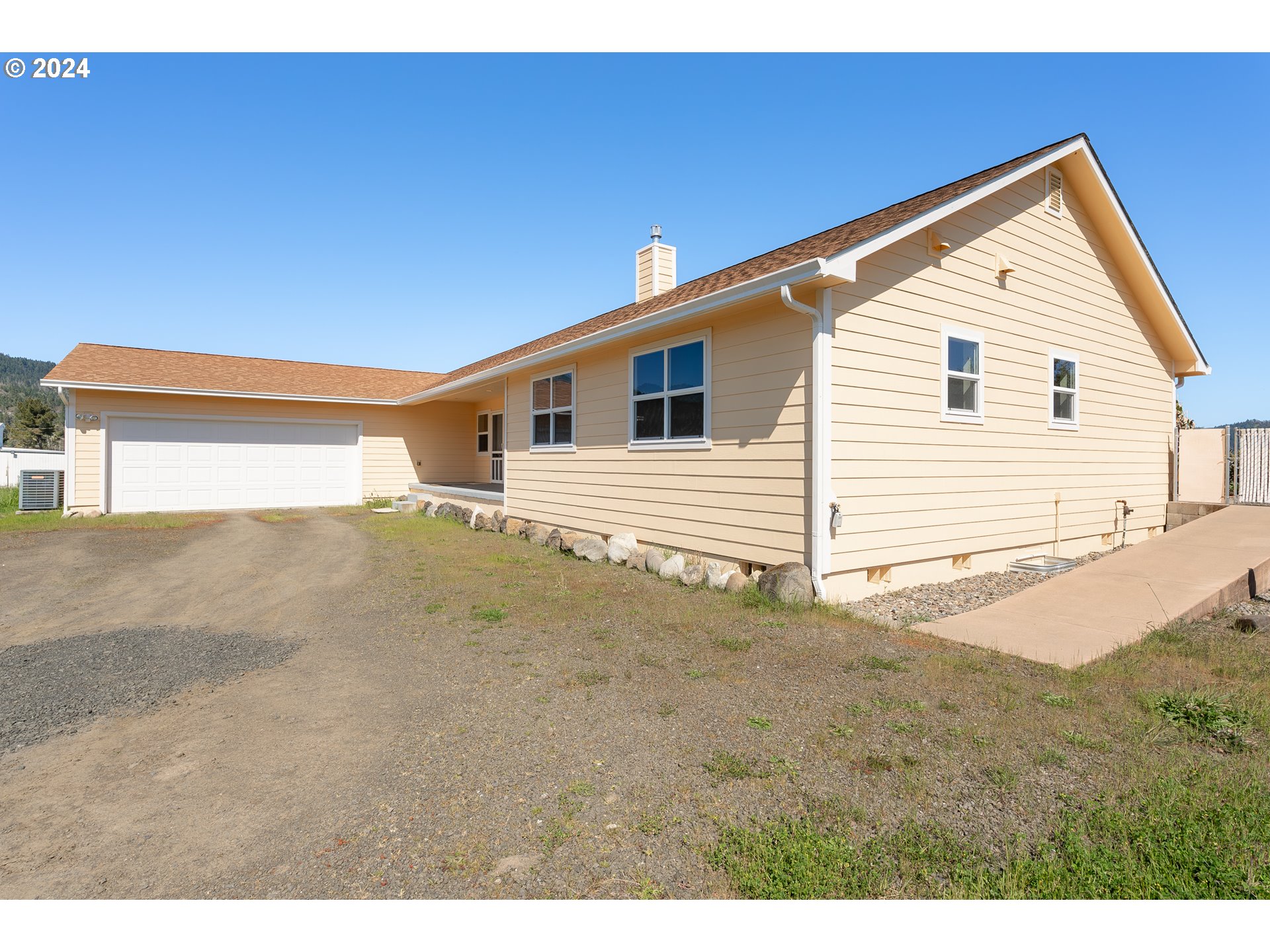 2253 Dairy Loop Road Roseburg, OR 97471 - Photo 4 of 47 Gallery Image 4