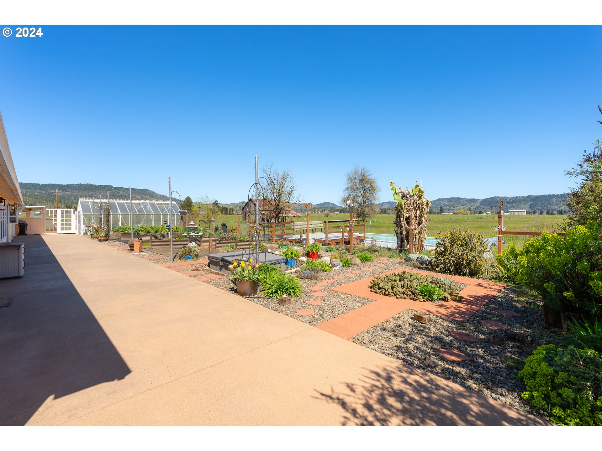 2253 Dairy Loop Road Roseburg, OR 97471 - Photo 5 of 47 Gallery Image 5