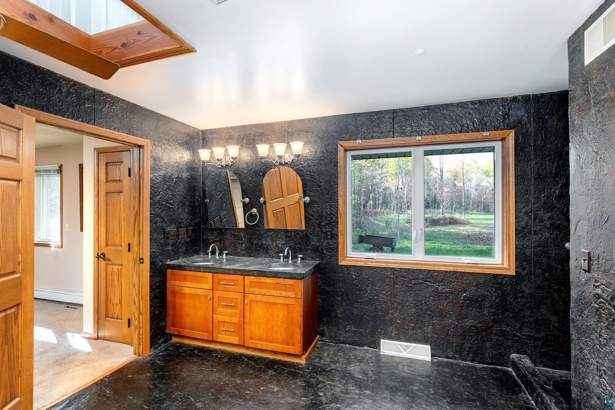6431 Ellison Road Saginaw, MN 55779 - Photo 23 of 50 Full Master Bath