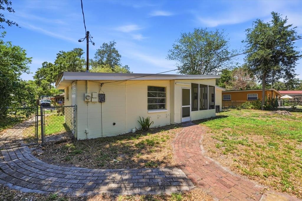2912 Pineway Avenue Lakeland, FL 33803 - Photo 3 of 51