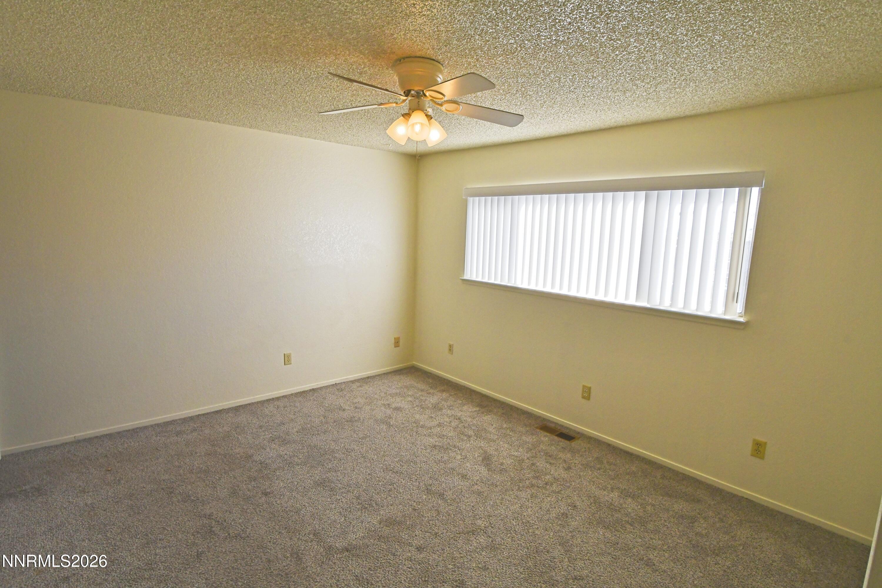 400 South Saliman Road, Unit B21 Carson City, NV 89701 - Photo 3 of 9 DSC_1921
