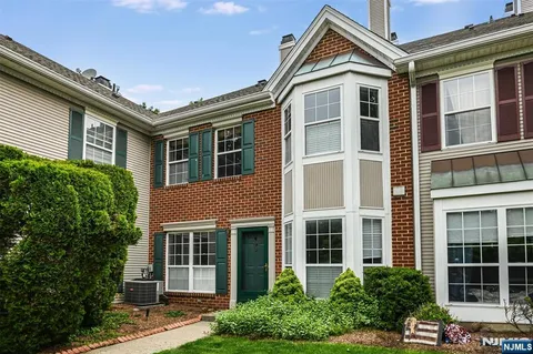 $499,000 | 1030 Cumberland Court, Unit 1030, Mahwah, NJ 07430