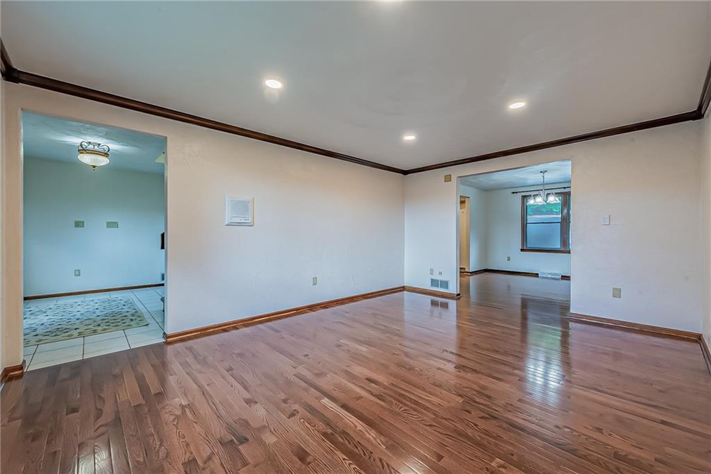 518 Sandy Hill Road Irwin, PA 15642 - Photo 4 of 25 Gallery Image 4