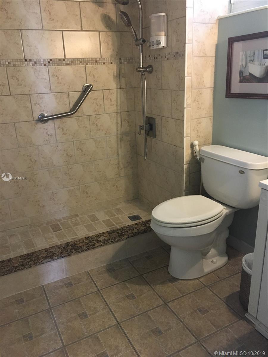 1670 Bay Road, Unit 5D Miami Beach, FL 33139 - Photo 16 of 24 Gallery Image 16