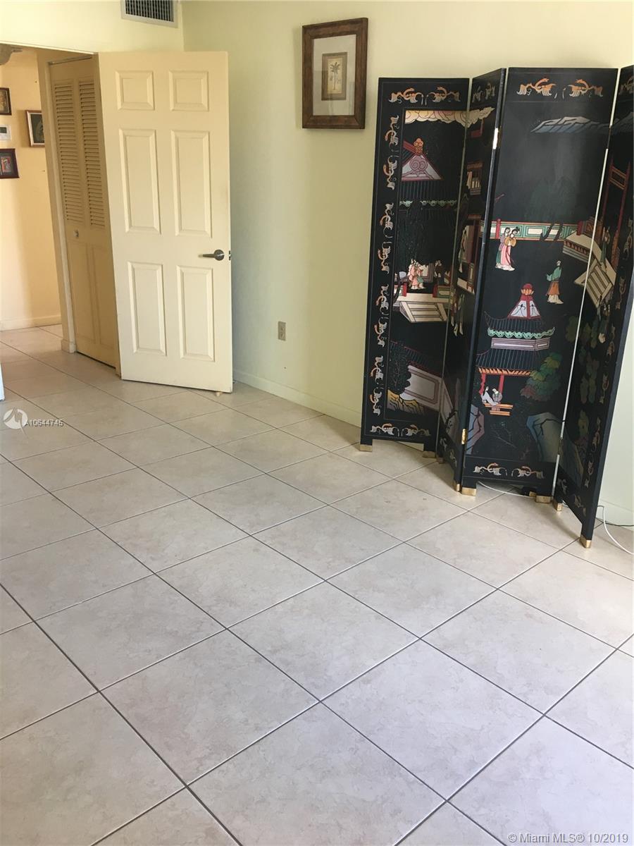 1670 Bay Road, Unit 5D Miami Beach, FL 33139 - Photo 20 of 24 Gallery Image 20