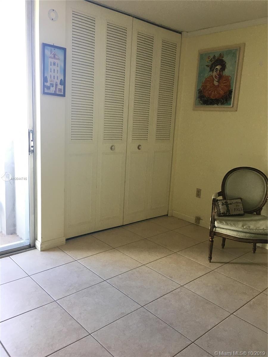 1670 Bay Road, Unit 5D Miami Beach, FL 33139 - Photo 21 of 24 Gallery Image 21
