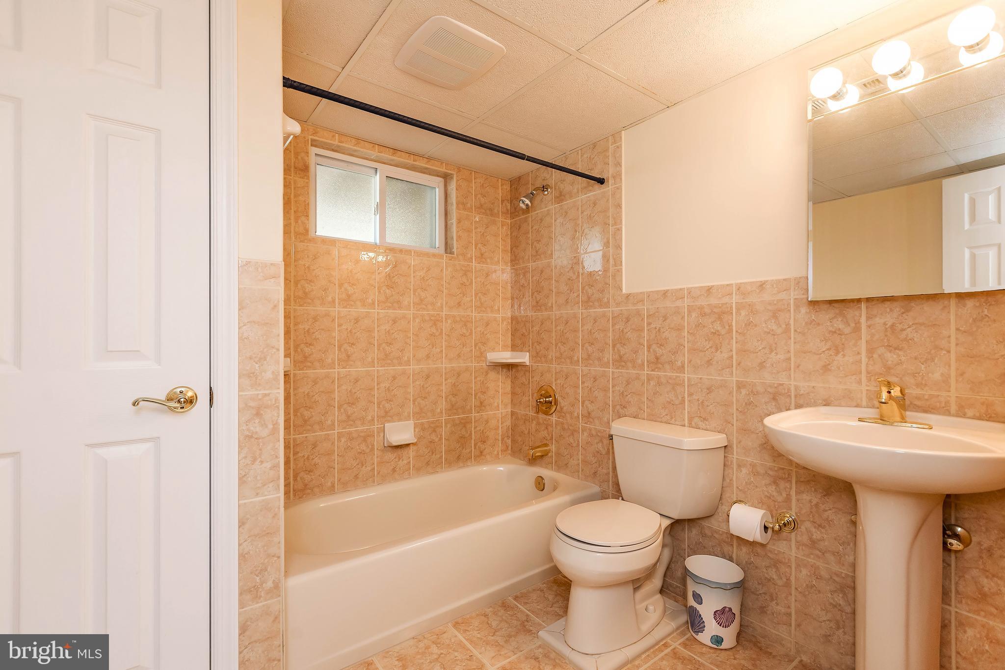 1610 Sherwood Road Silver Spring, MD 20902 - Photo 45 of 73 in-laws full bath