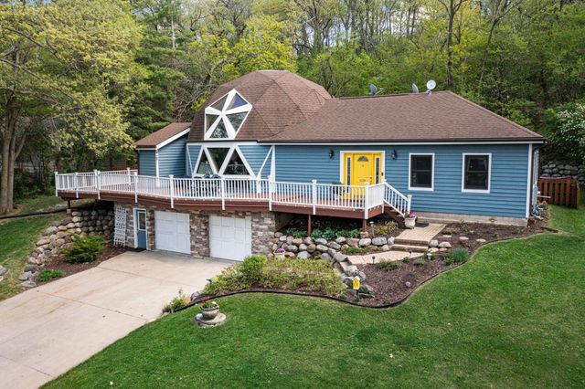 N7038 Oakwood Road, Whitewater, WI 53190