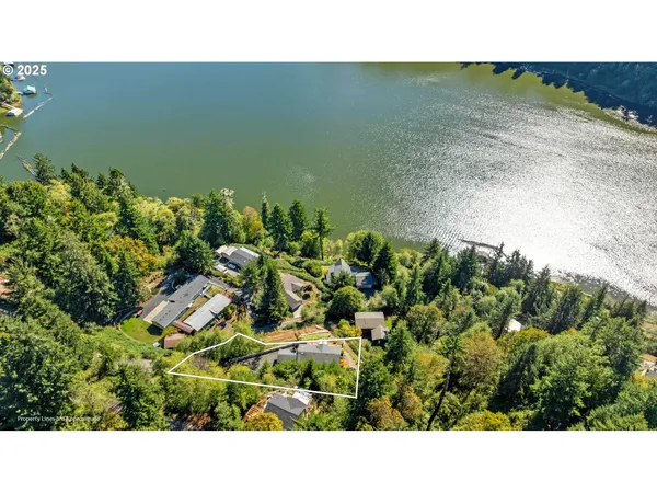 $495,000 | 400 Tenmile Terrace, Lakeside, OR 97449