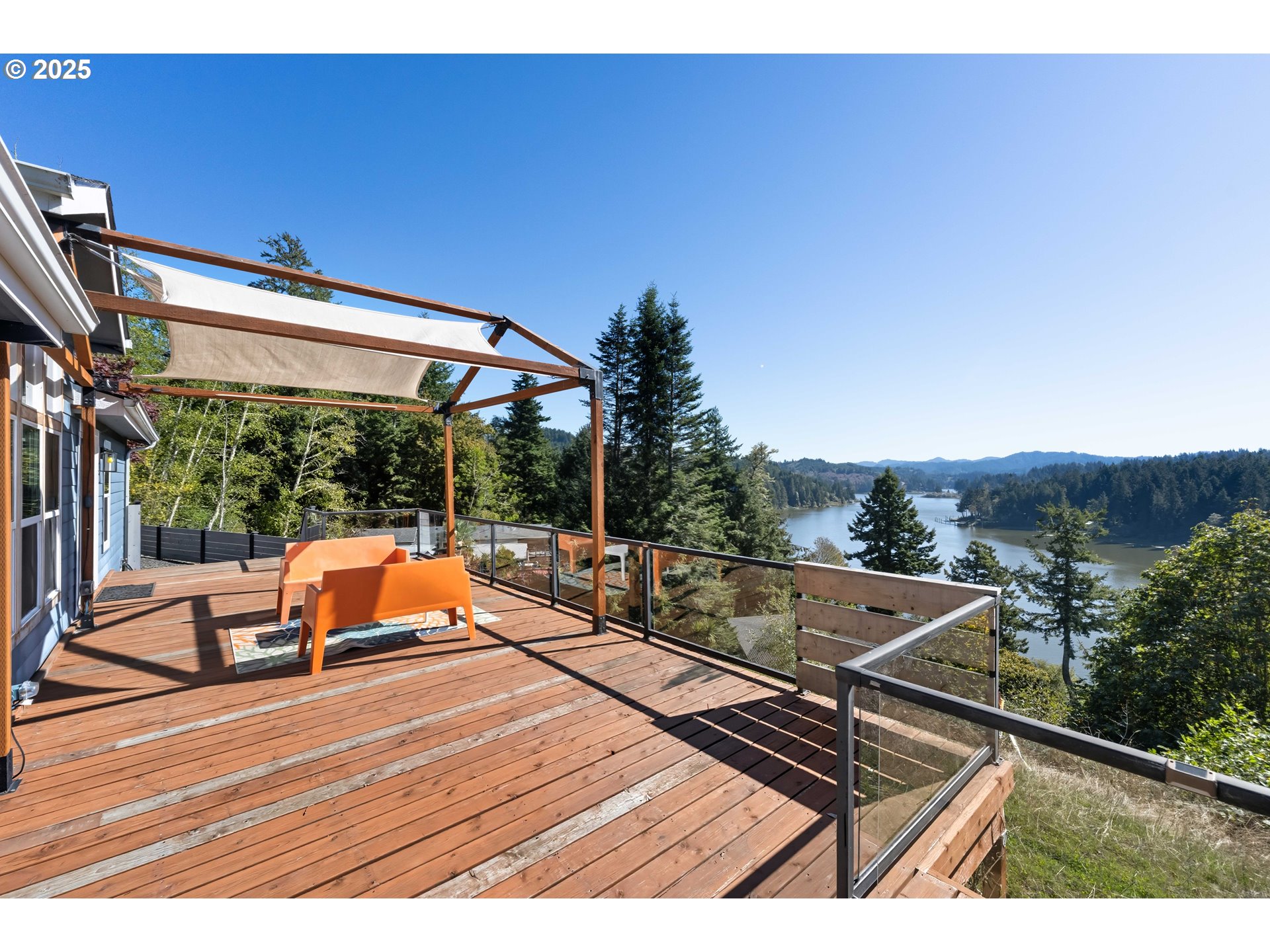 400 Tenmile Terrace Lakeside, OR 97449 - Photo 6 of 46