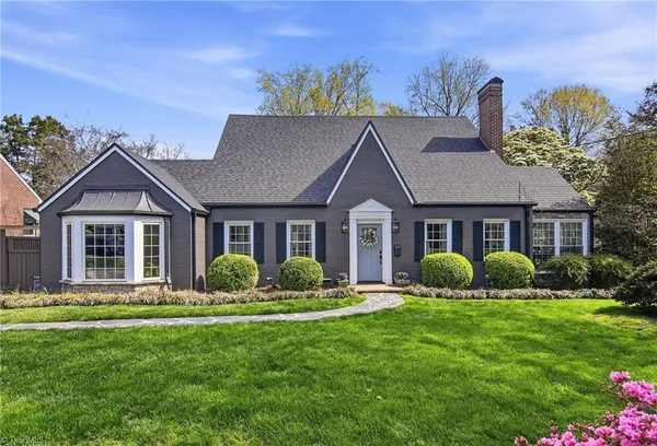 $850,000 | 2025 Sussex Lane, Winston-Salem, NC 27104
