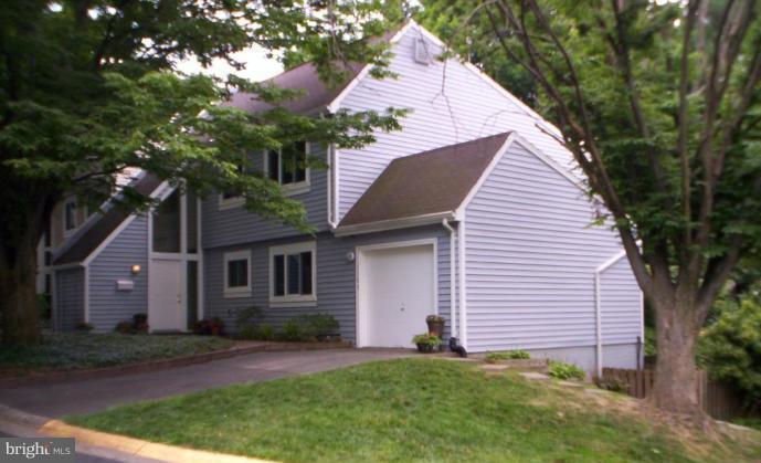1506 Roundleaf Court Reston, VA 20190 - Photo 1 of 8 Exterior (Main)