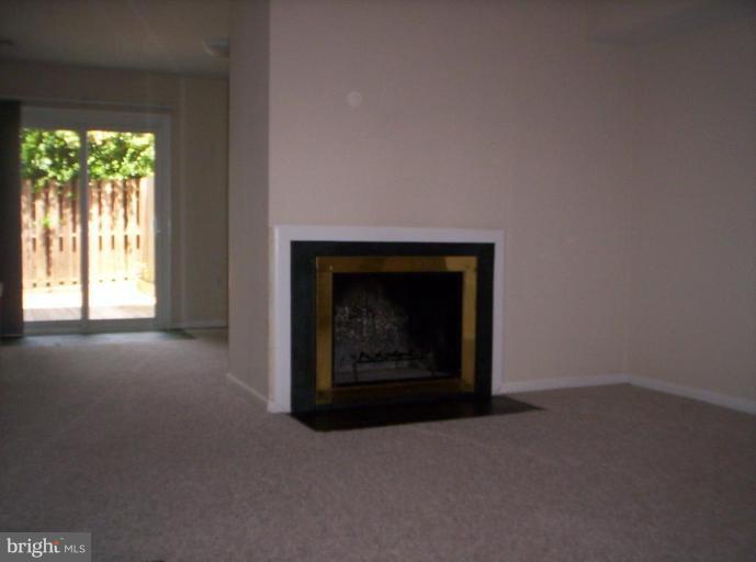 1506 Roundleaf Court Reston, VA 20190 - Photo 6 of 8 Family Room