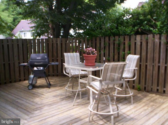 1506 Roundleaf Court Reston, VA 20190 - Photo 8 of 8 Patio 2