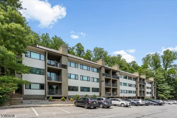 $3,450 | 41 Mt Kemble Avenue, Unit 403, Morristown, NJ 07960