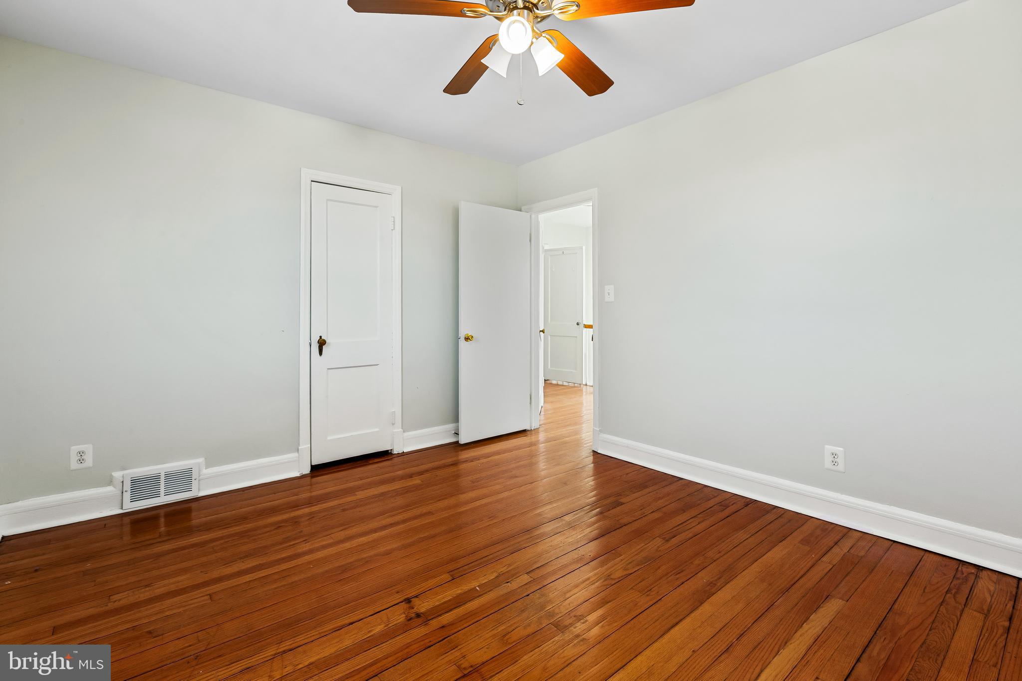 3806 Edgewood Road Baltimore, MD 21215 - Photo 16 of 36 Bedroom