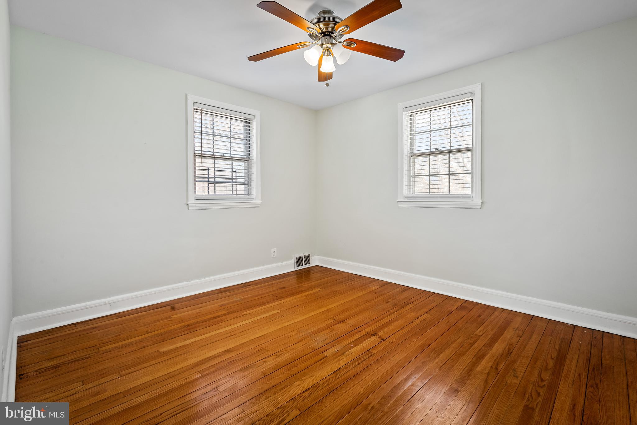3806 Edgewood Road Baltimore, MD 21215 - Photo 17 of 36 Bedroom