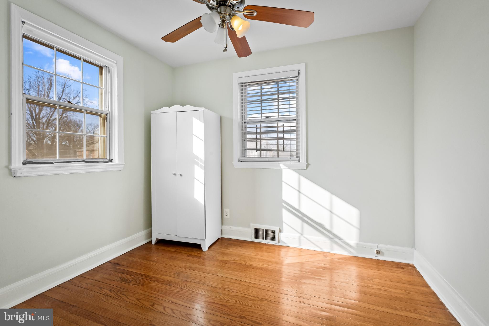 3806 Edgewood Road Baltimore, MD 21215 - Photo 18 of 36 Bedroom