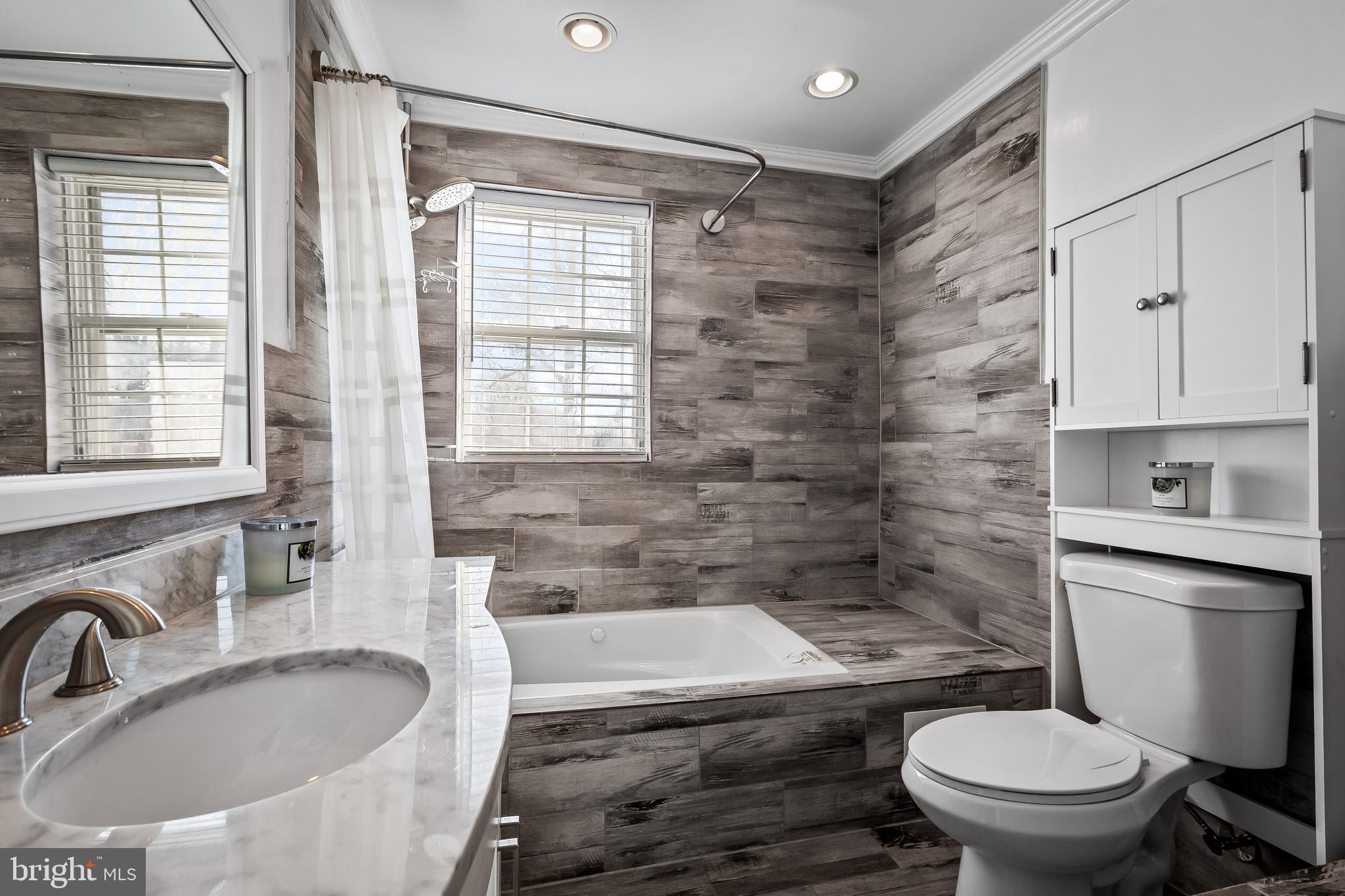 3806 Edgewood Road Baltimore, MD 21215 - Photo 19 of 36 2nd floor bathroom