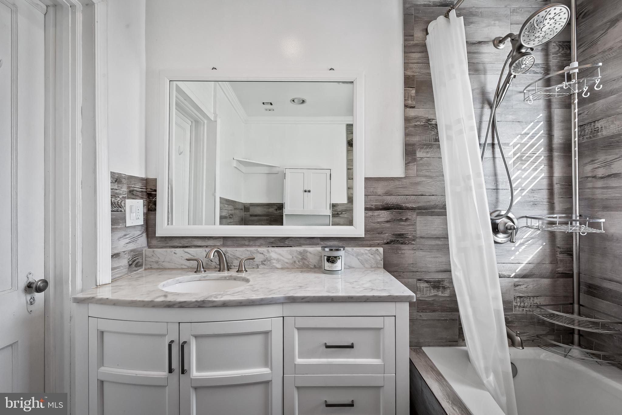 3806 Edgewood Road Baltimore, MD 21215 - Photo 20 of 36 2nd floor bathroom