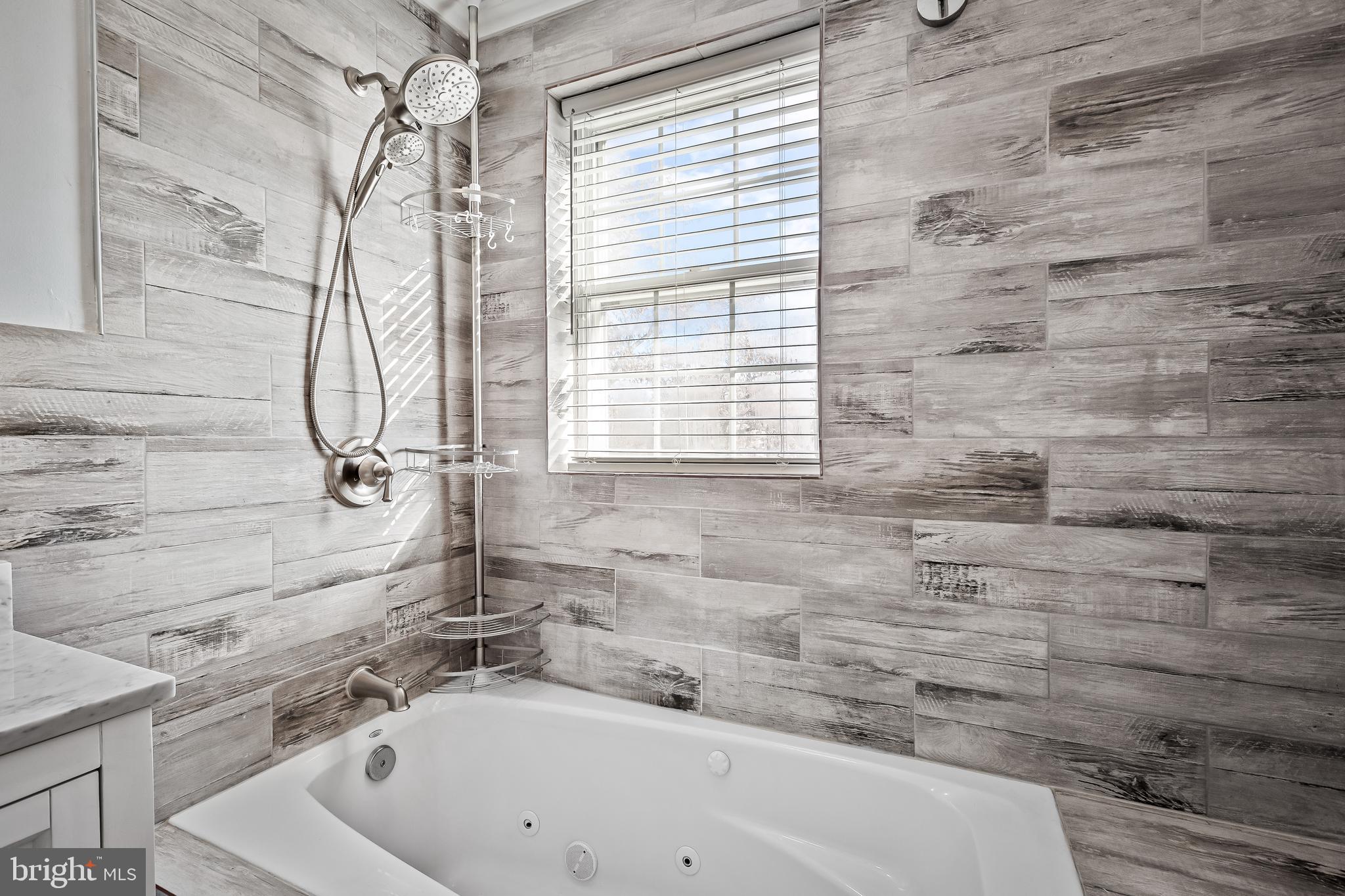3806 Edgewood Road Baltimore, MD 21215 - Photo 21 of 36 2nd floor bathroom