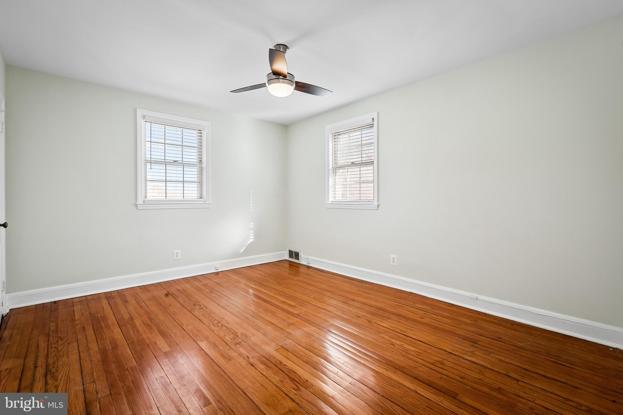 3806 Edgewood Road Baltimore, MD 21215 - Photo 23 of 36 Bedroom