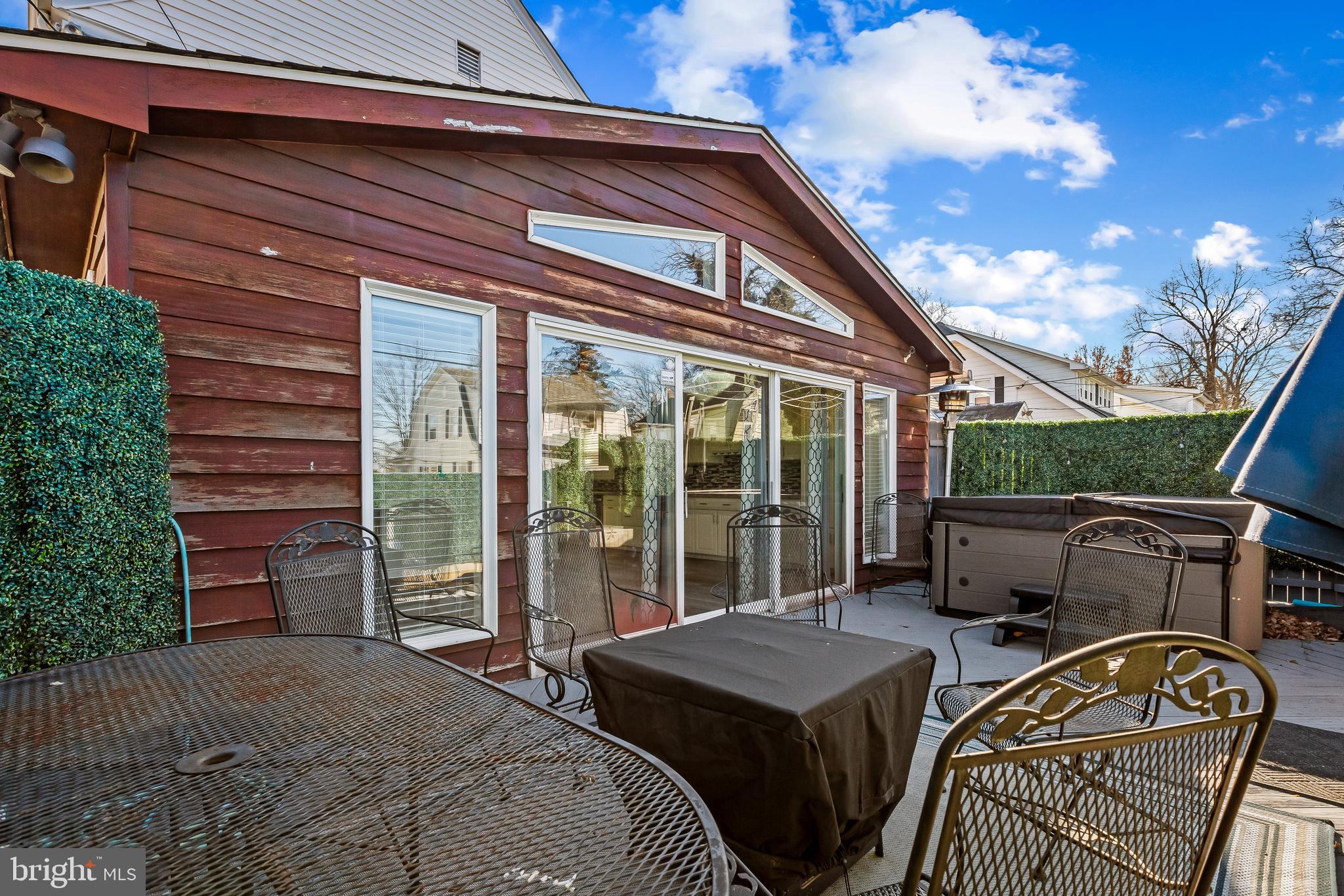 3806 Edgewood Road Baltimore, MD 21215 - Photo 31 of 36 Rear deck
