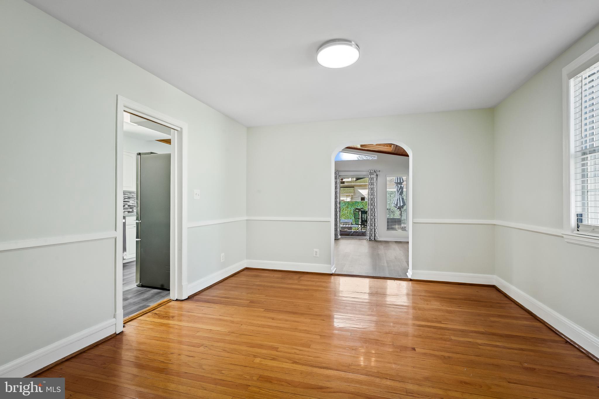 3806 Edgewood Road Baltimore, MD 21215 - Photo 7 of 36 Dining room