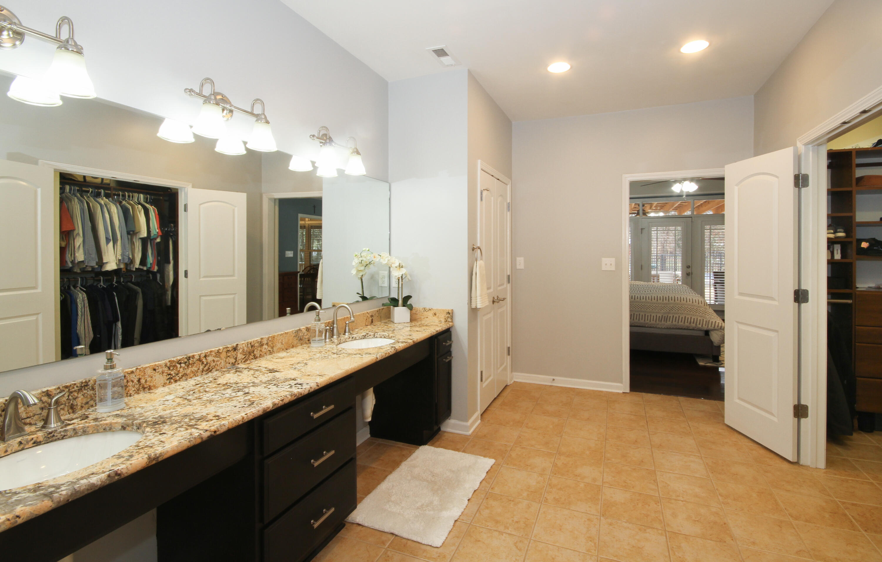 5290 Castle Rock Road Roanoke, VA 24018 - Photo 15 of 34 5290 Primary Bath, Double Vanity