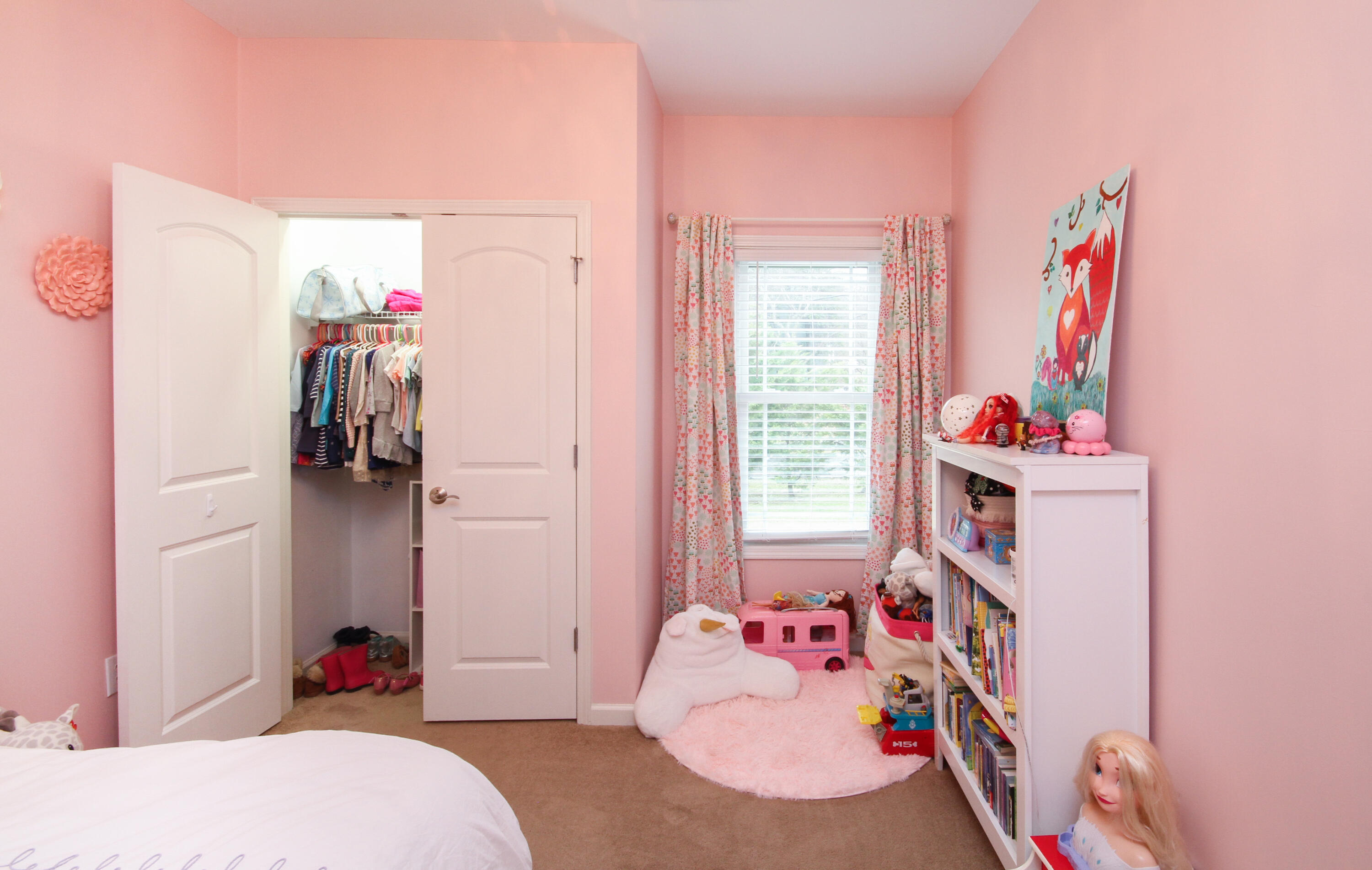 5290 Castle Rock Road Roanoke, VA 24018 - Photo 24 of 34 5290 Bedroom 3, Window