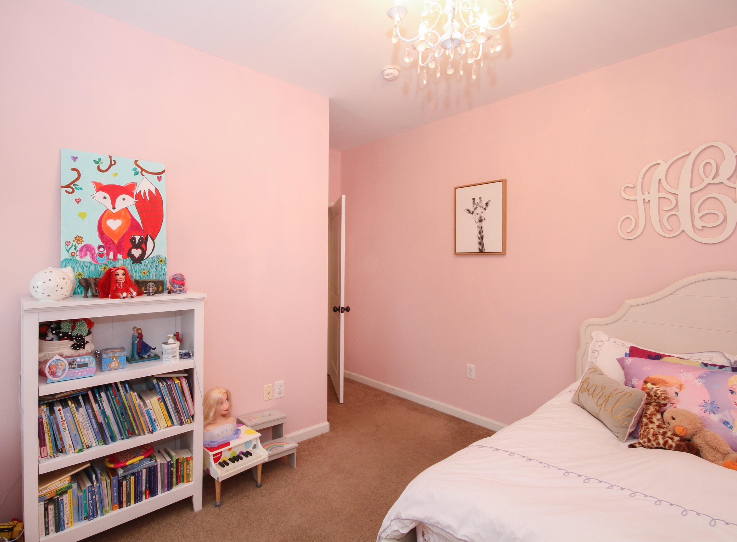5290 Castle Rock Road Roanoke, VA 24018 - Photo 25 of 34 5290 Bedroom 3