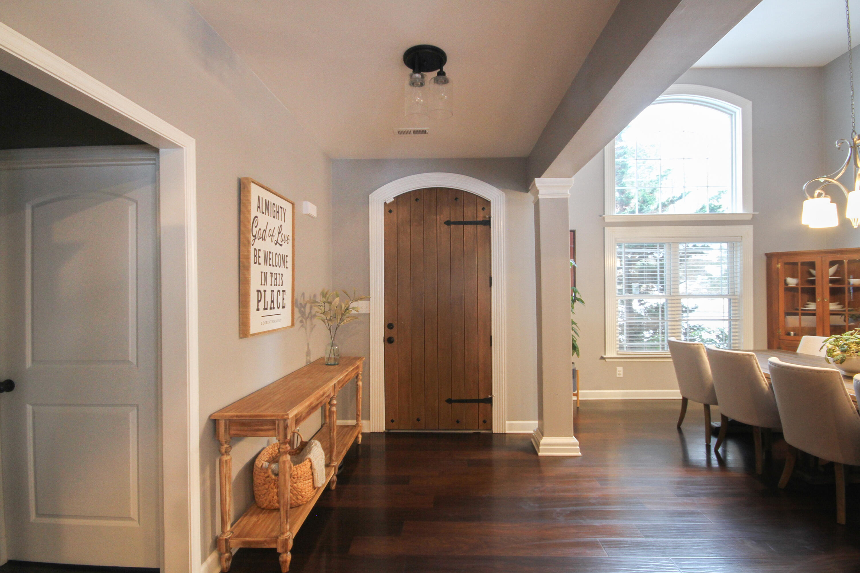 5290 Castle Rock Road Roanoke, VA 24018 - Photo 3 of 34 5290 Front Door