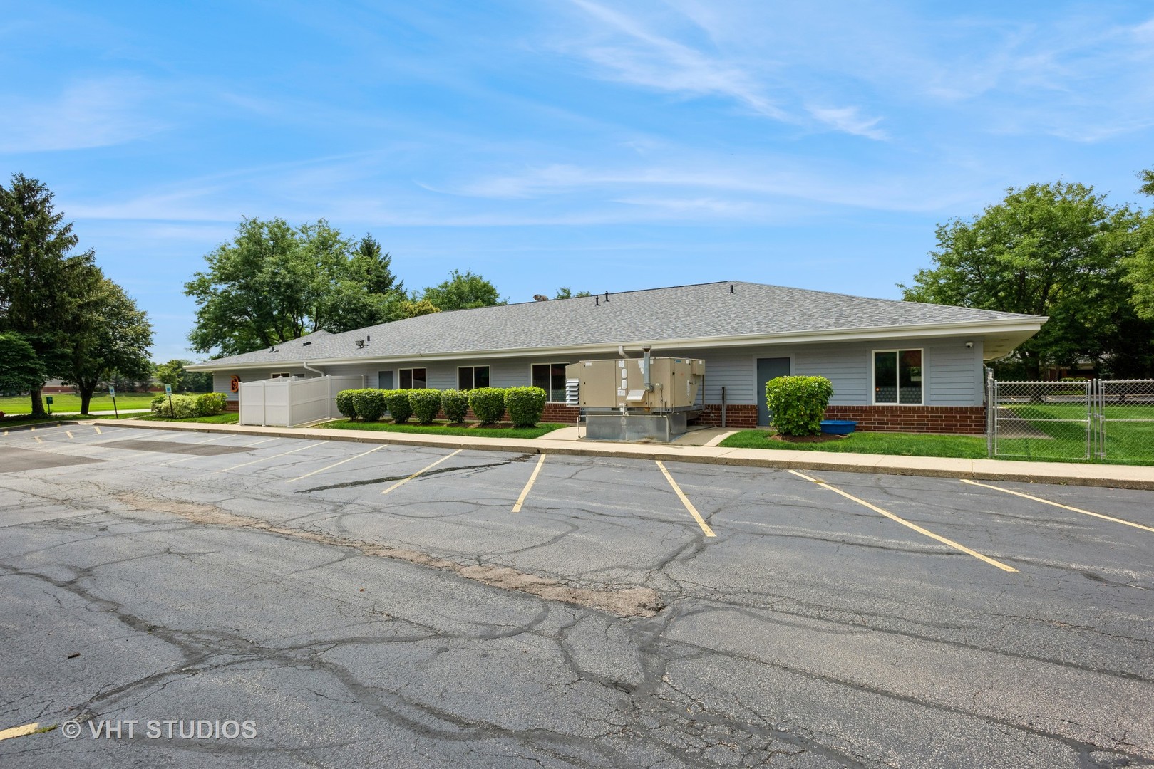 2423 Fargo Boulevard Geneva, IL 60134 - Photo 32 of 35 Gallery Image 32