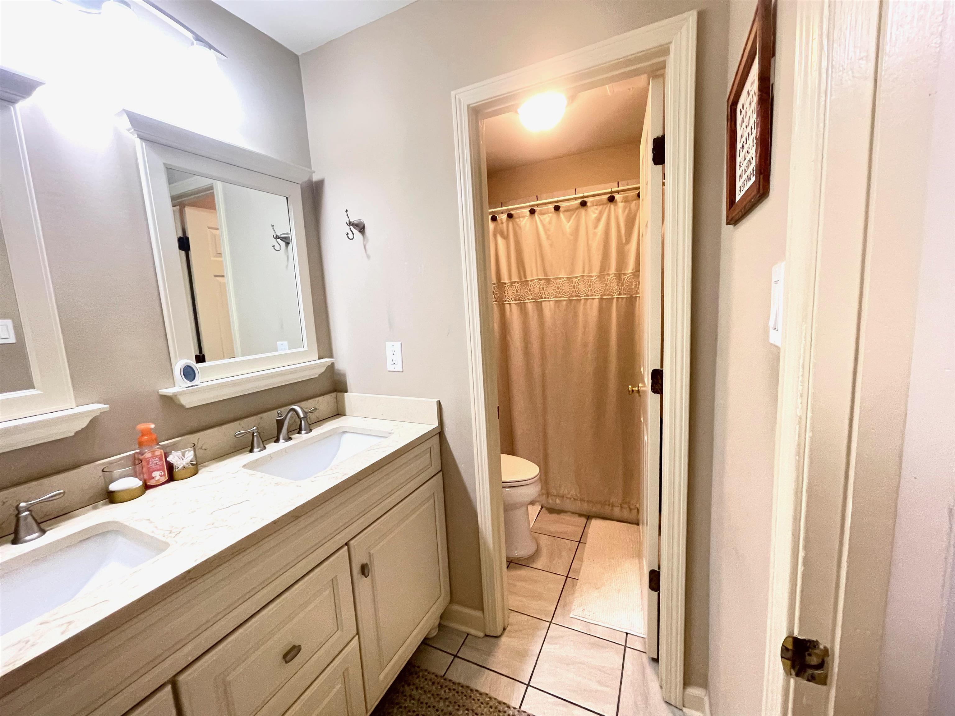 830 West Powell Road Collierville, TN 38017 - Photo 11 of 18 Gallery Image 11