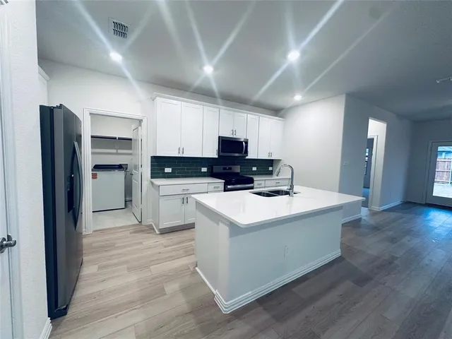 $2,290 | 606 Clover Crk Drive, McKinney, TX 75071