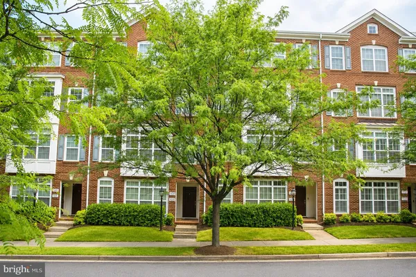 $565,000 | 19283 Winmeade Drive, Leesburg, VA 20176
