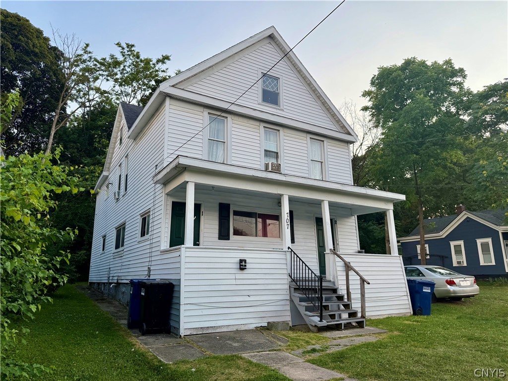 707 Spring Street Syracuse, NY 13208 - Photo 2 of 19