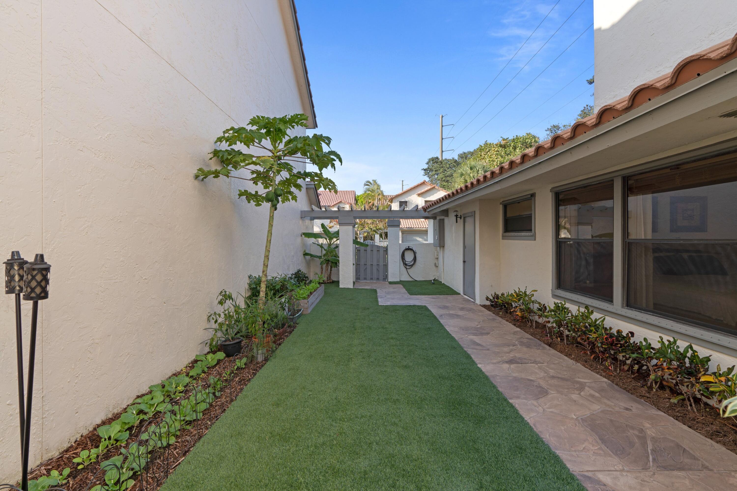 5522 Ilford Court Boca Raton, FL 33486 - Photo 7 of 32 DSC00125.jpg-SMALL